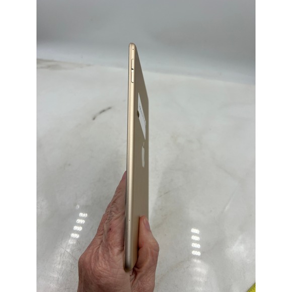 Apple iPad Mini 4 Gold 64GB WiFi Tablet Model A1538 Used - Picture 4 of 10